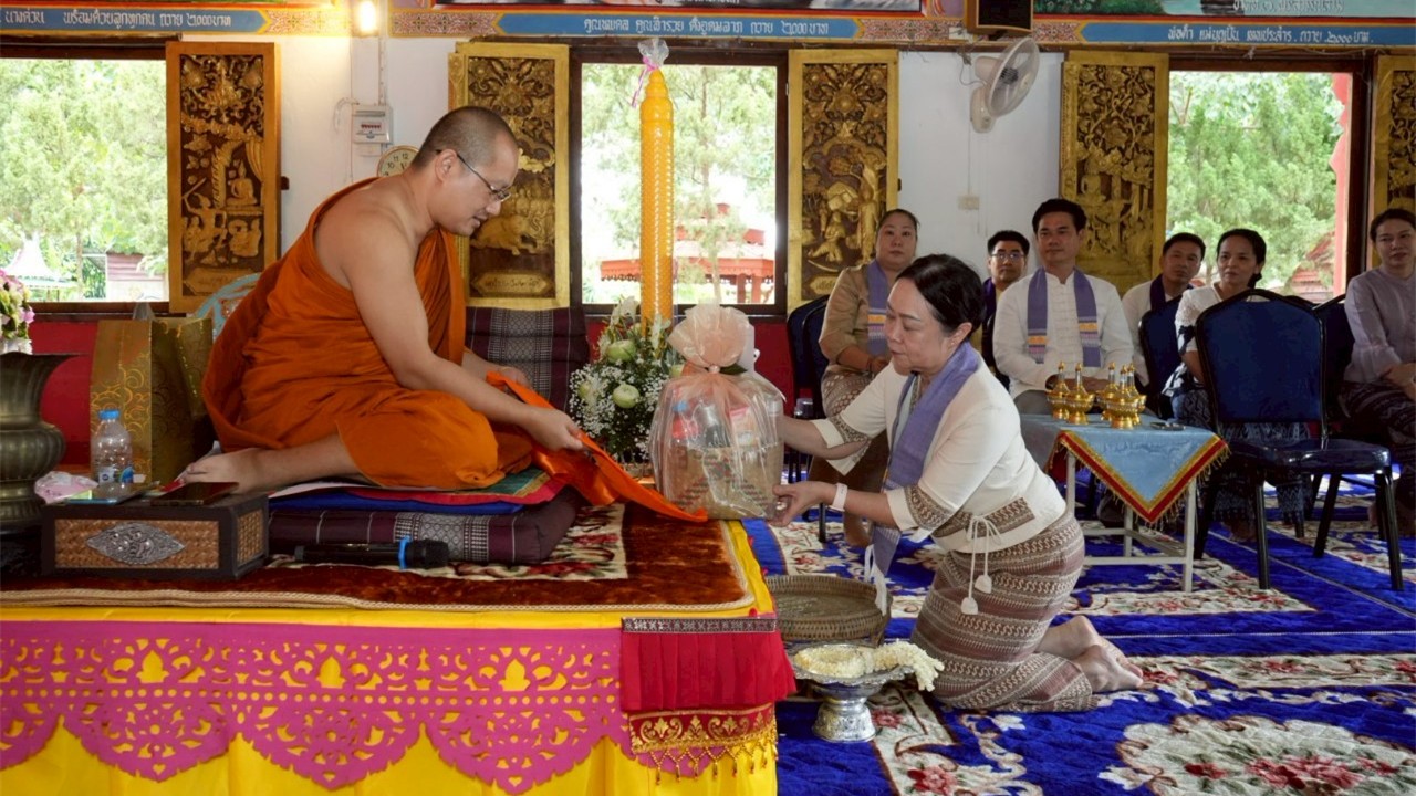 ประเพณีแห่เทียนพรรษา